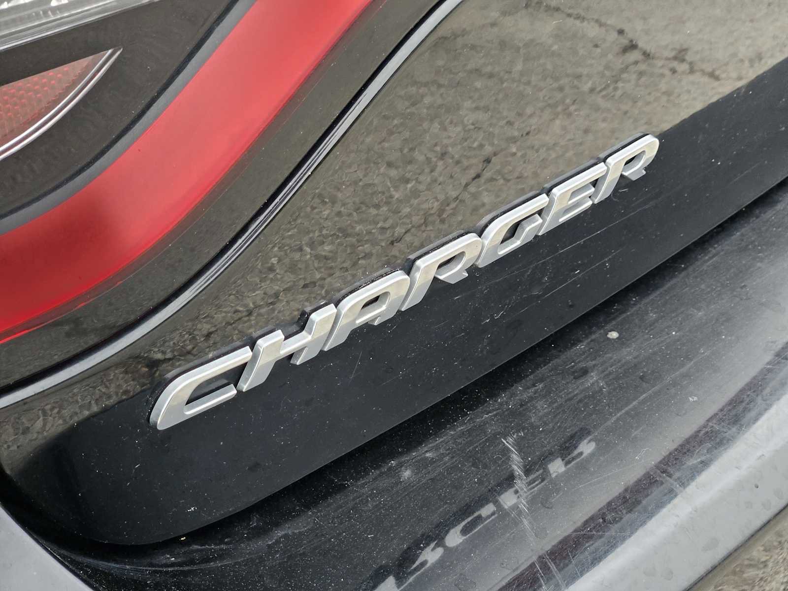 Used 2019 Dodge Charger SXT RWD image 11