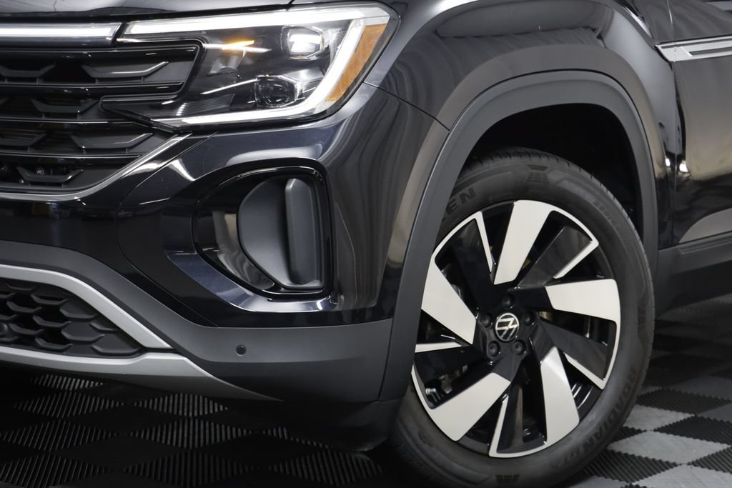 Certified 2024 Volkswagen Atlas Cross Sport SE AWD/4WD image 3