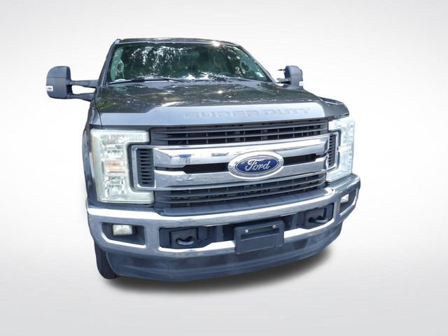 Used 2017 Ford F250 XLT w/ XLT Value Package AWD/4WD image 3