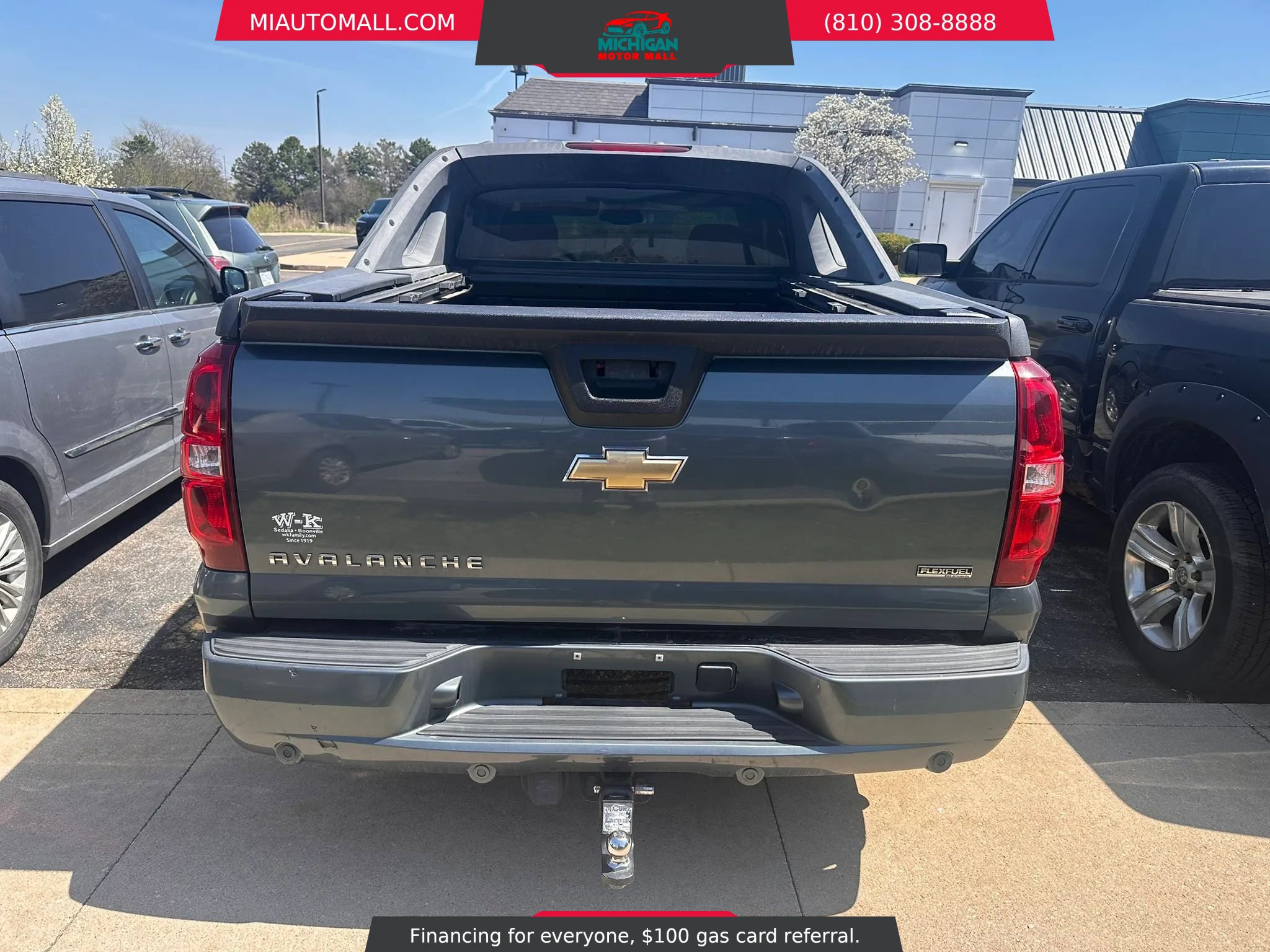Used 2008 Chevrolet Avalanche LT w/ Convenience Package #1 AWD/4WD image 4