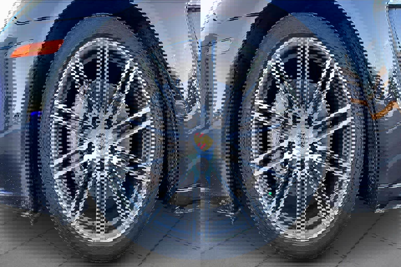 Used 2016 Porsche Panamera S image 12