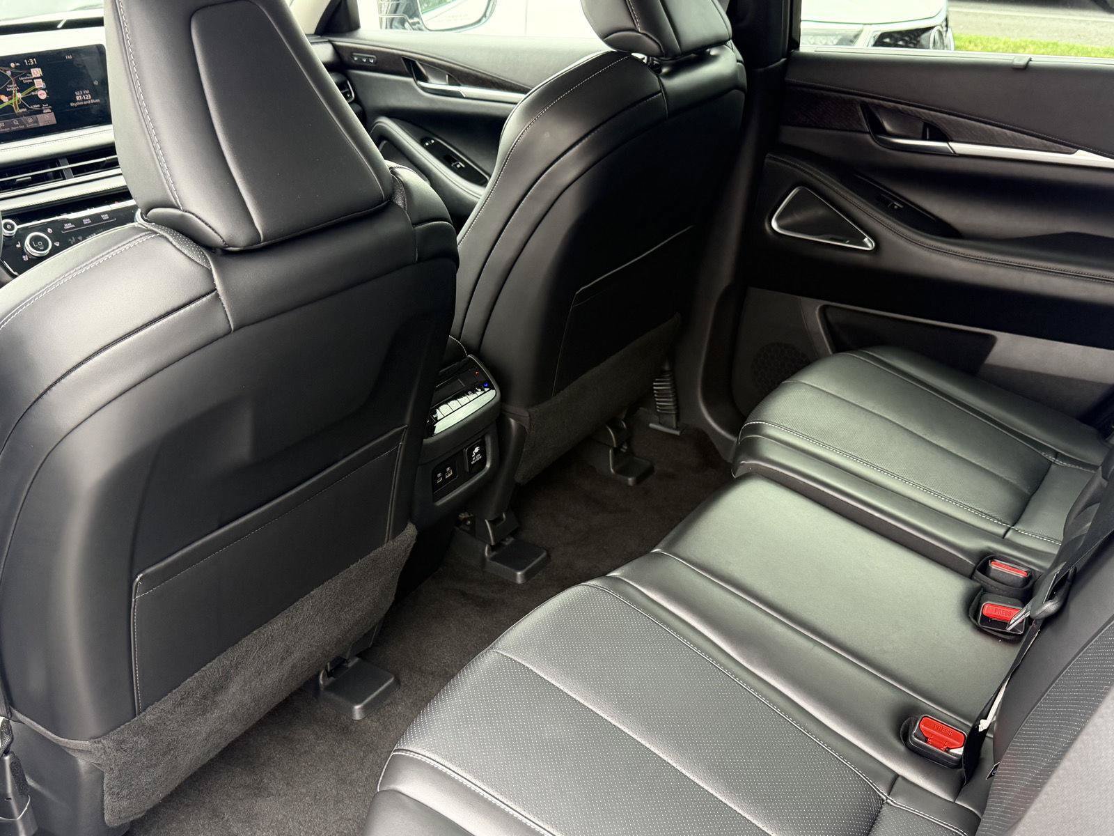 Used 2025 INFINITI QX60 Sensory w/ Vision Package AWD/4WD image 39