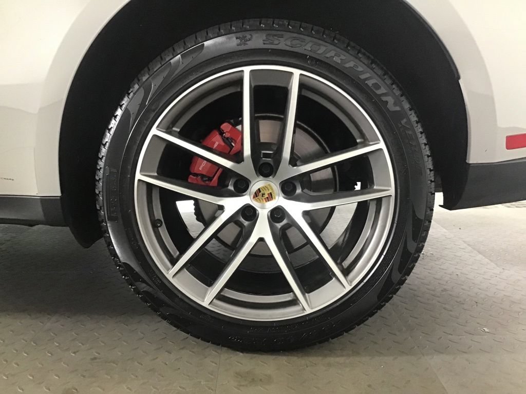 Certified 2023 Porsche Macan S AWD/4WD image 12