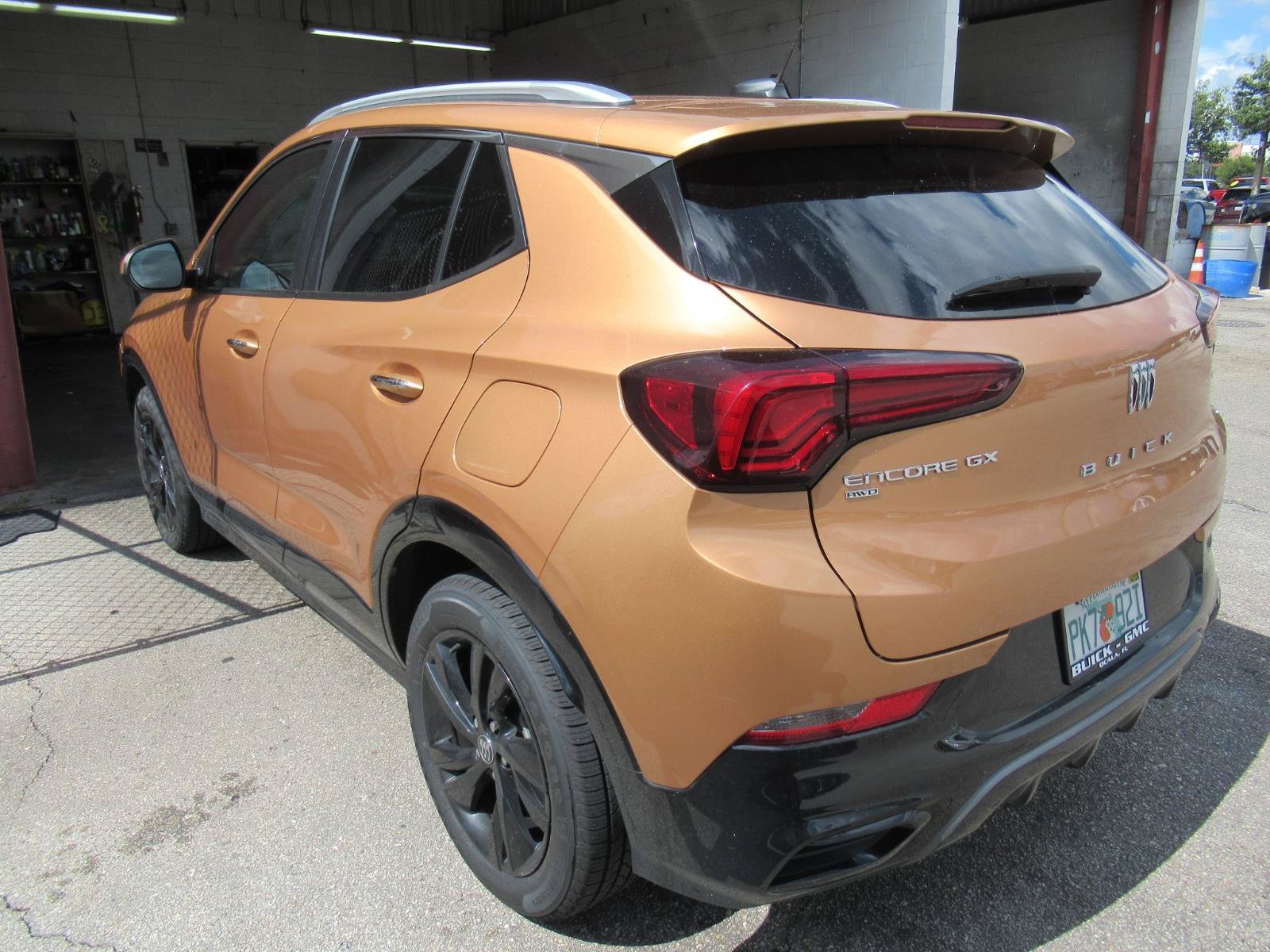 Used 2024 Buick Encore GX Sport Touring AWD/4WD image 3