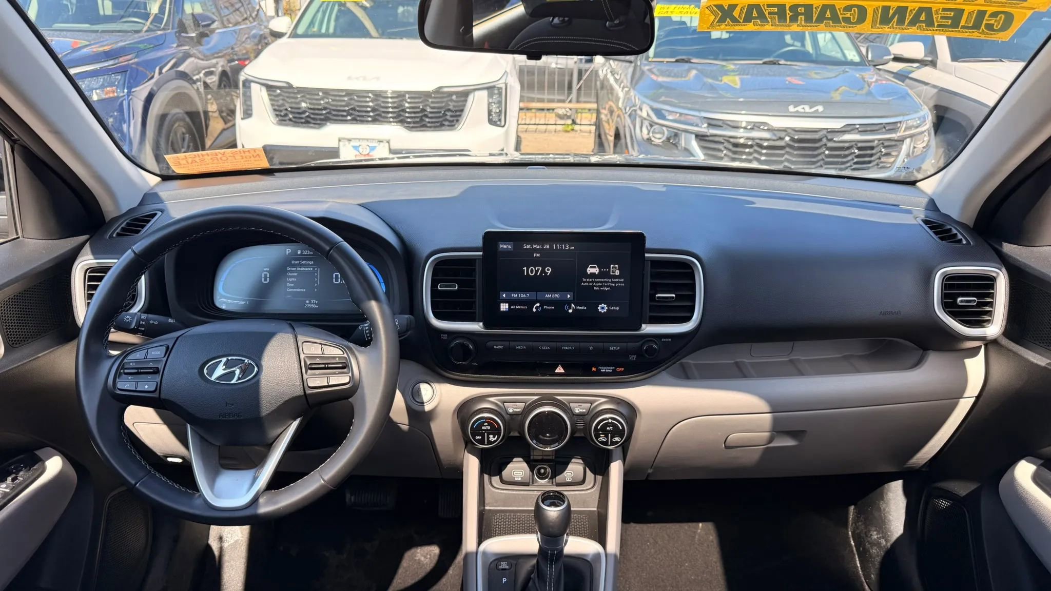 Used 2025 Hyundai Venue SEL image 15