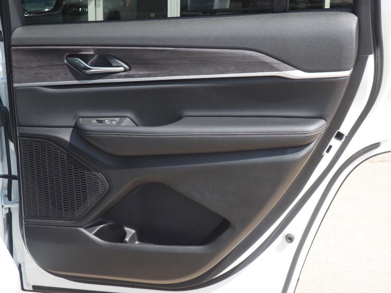 New 2025 Jeep Grand Cherokee L Limited image 14