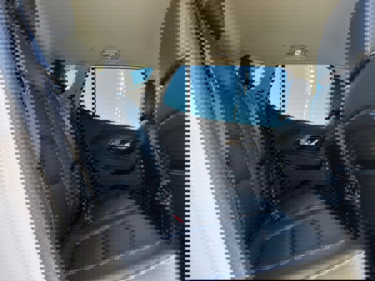 Used 2022 GMC Terrain SLT image 18