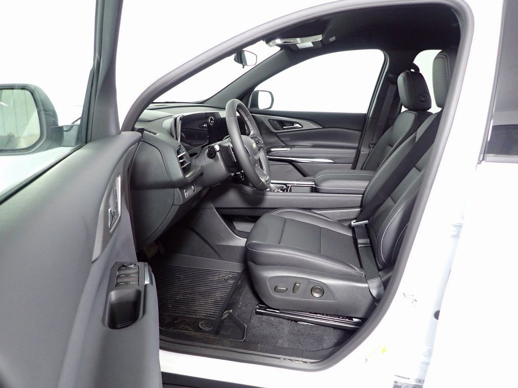 New 2026 Chevrolet Traverse LT w/ LPO, Floor Liner Package image 19