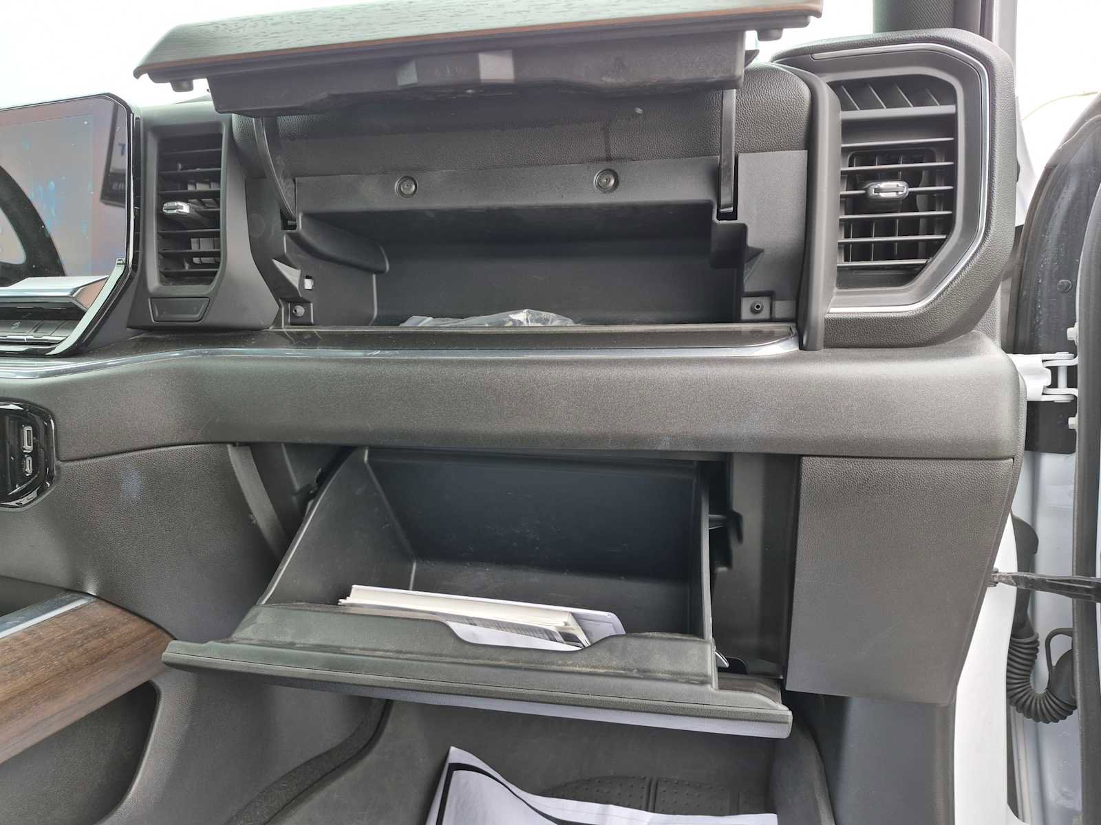 Used 2024 Chevrolet Silverado 3500 High Country w/ Technology Package image 31