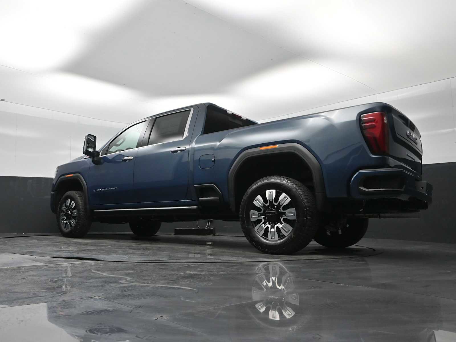 New 2026 GMC Sierra 2500 Denali w/ Denali Reserve Package image 37