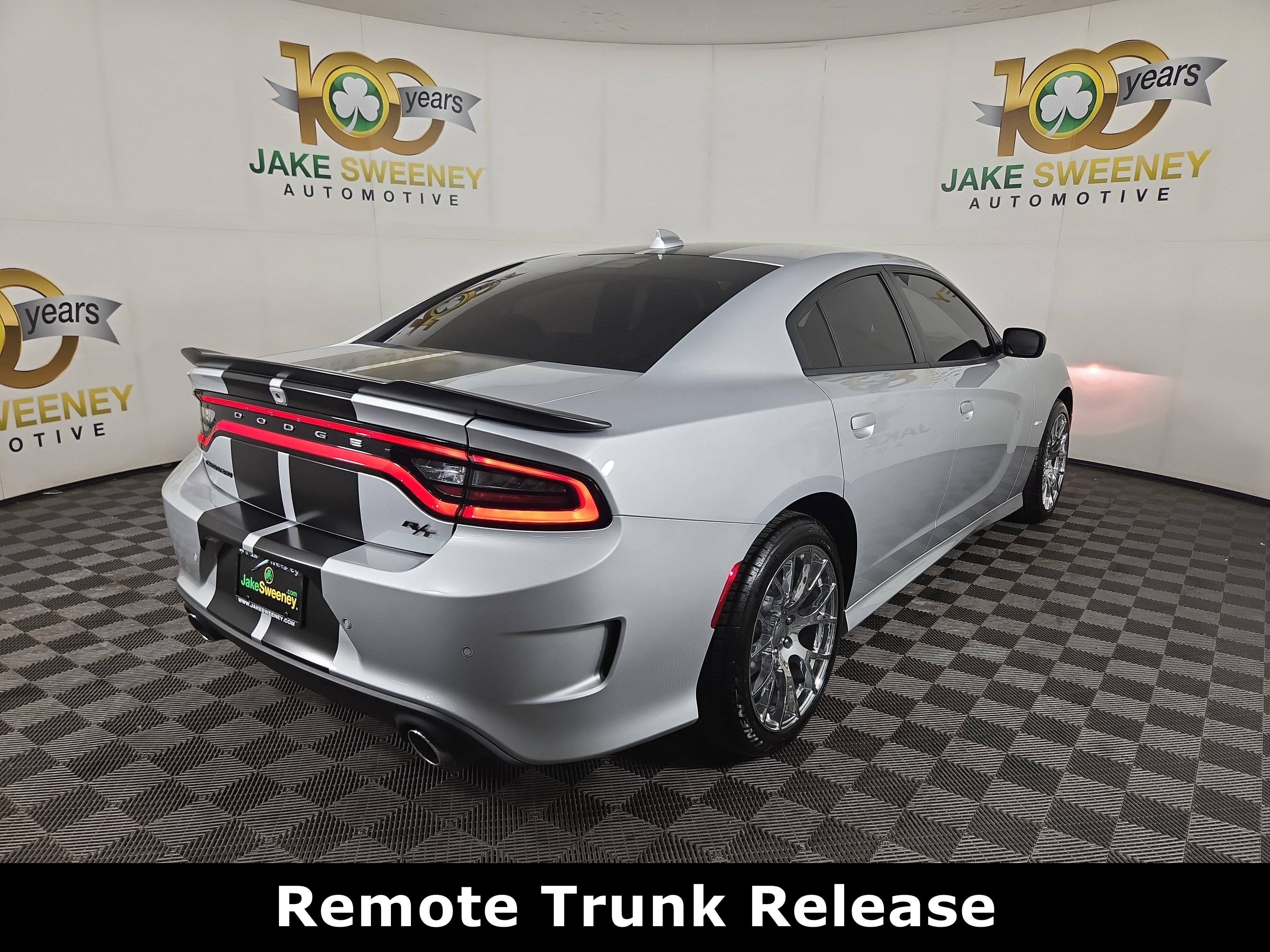 Used 2019 Dodge Charger R/T w/ Blacktop Package RWD image 9