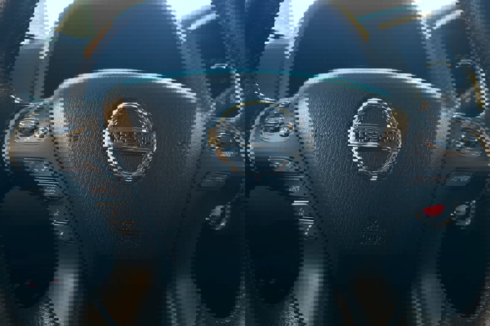 Used 2019 Nissan Pathfinder SL image 26