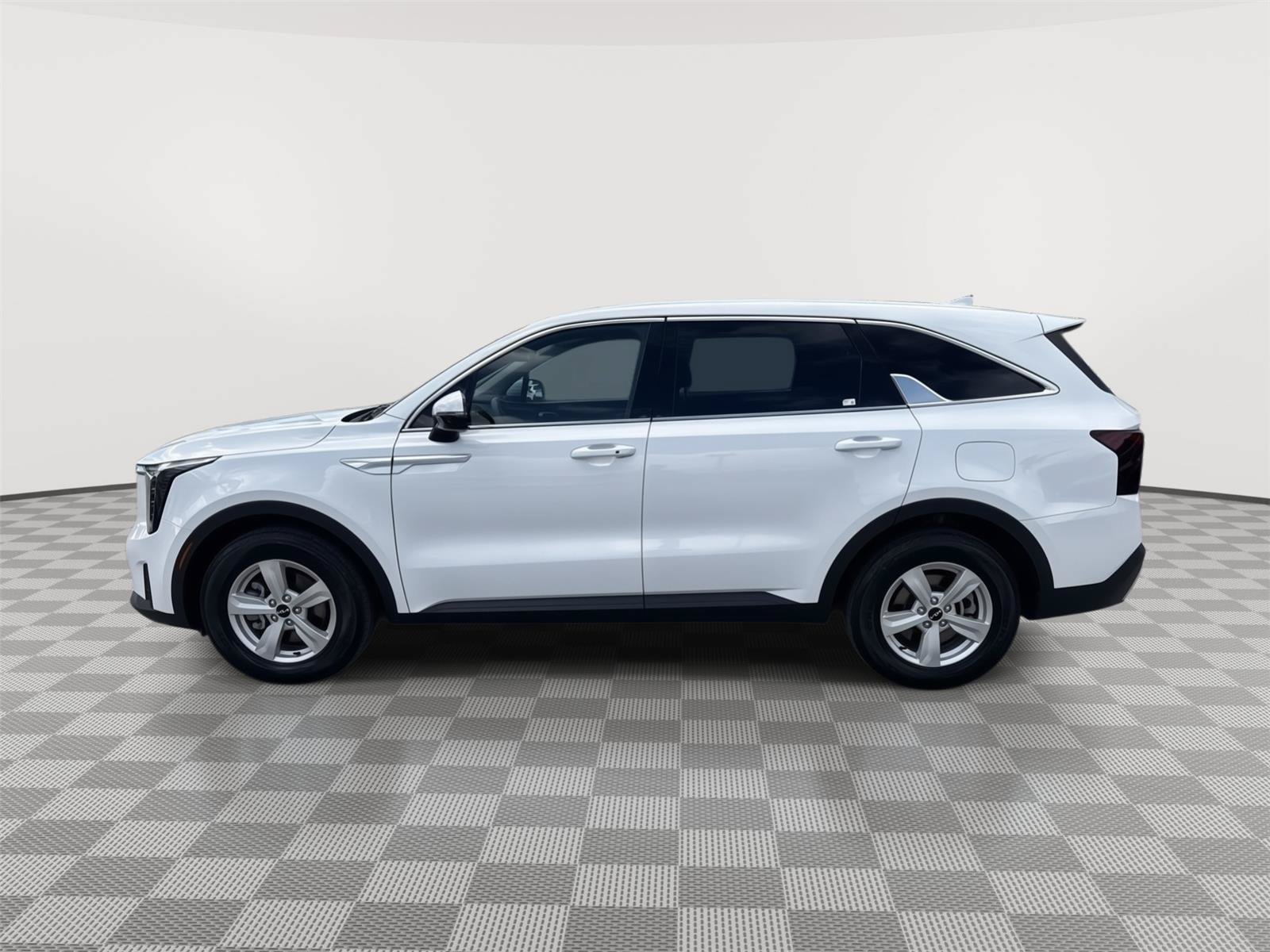Used 2024 Kia Sorento LX FWD image 8
