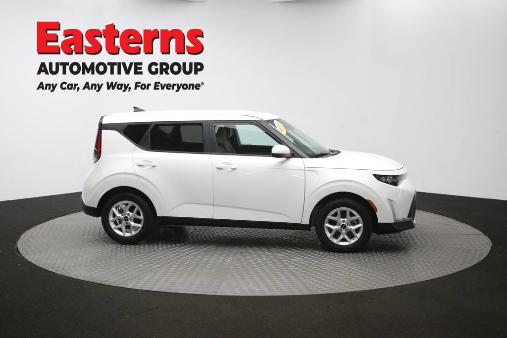 Used 2025 Kia Soul LX FWD image 44