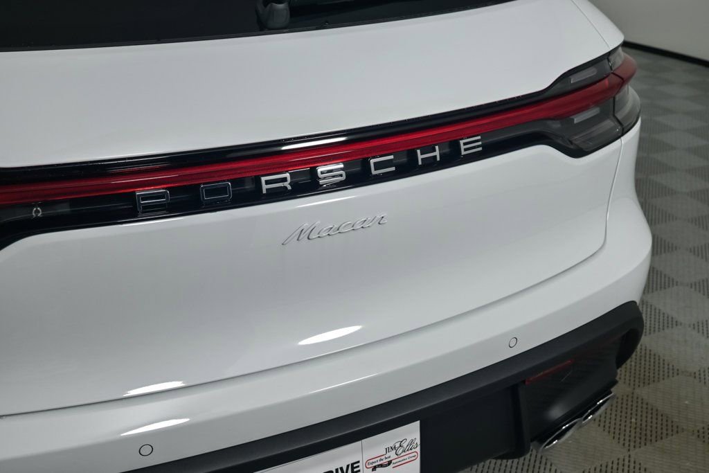 Certified 2025 Porsche Macan image 36