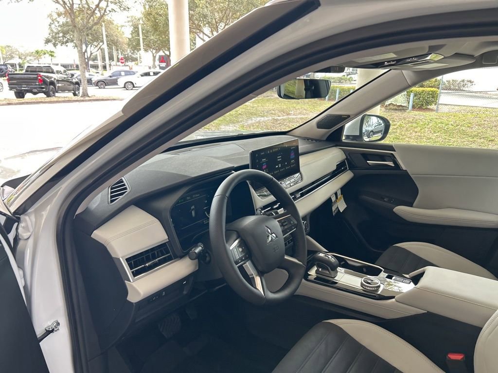 New 2026 Mitsubishi Outlander SE image 6