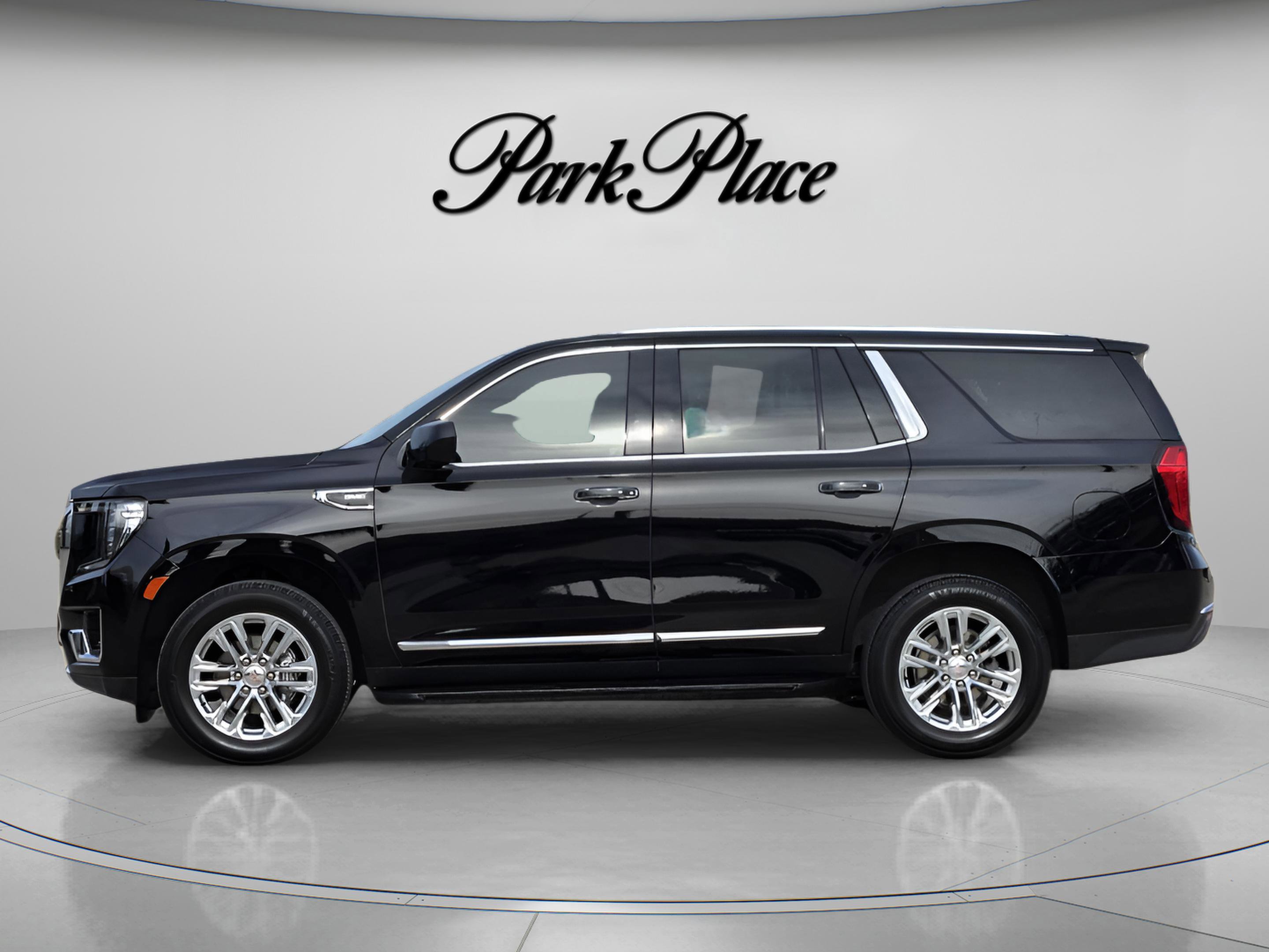 Used 2023 GMC Yukon SLT image 2