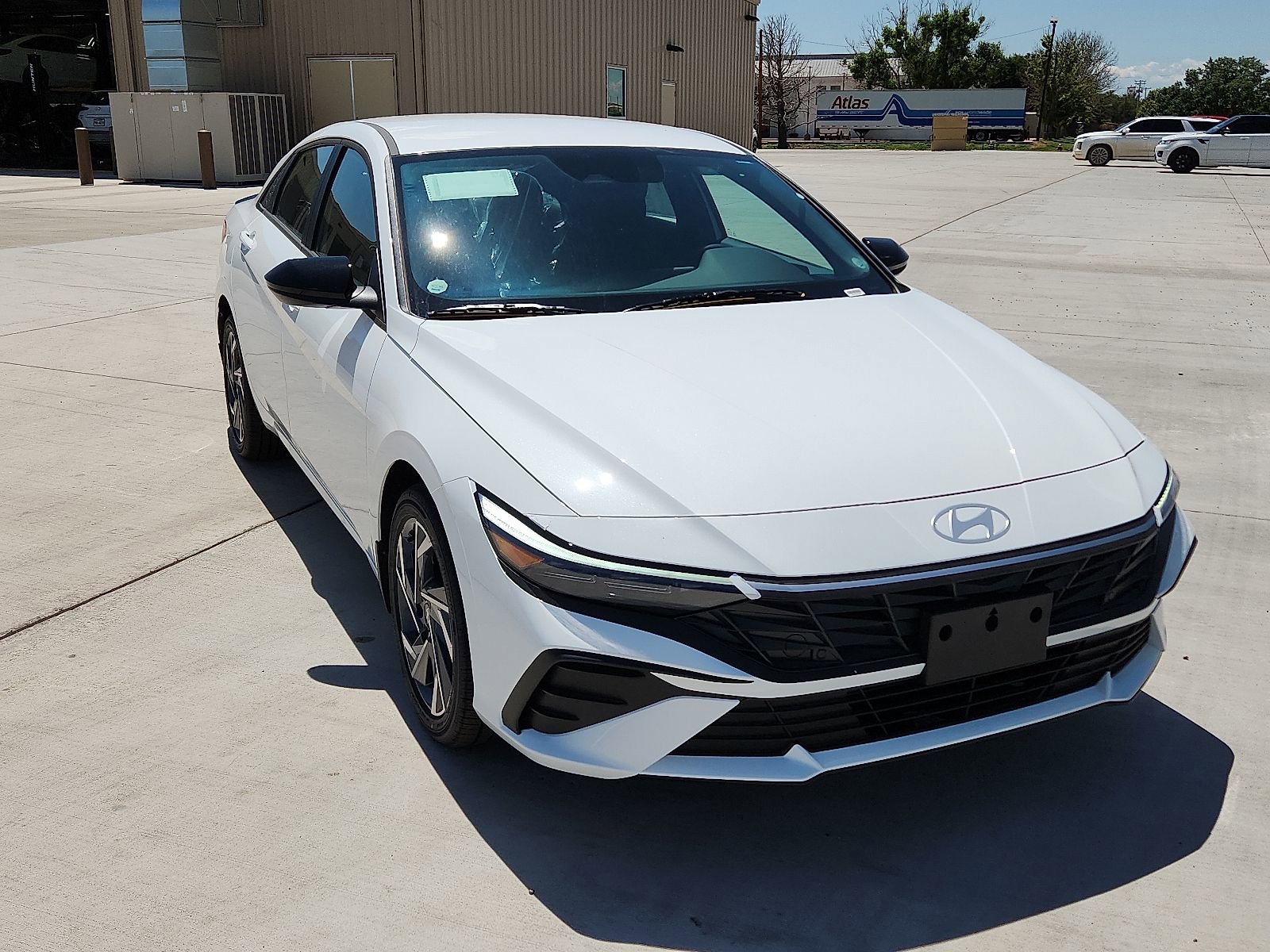 New 2025 Hyundai Elantra SEL image 6