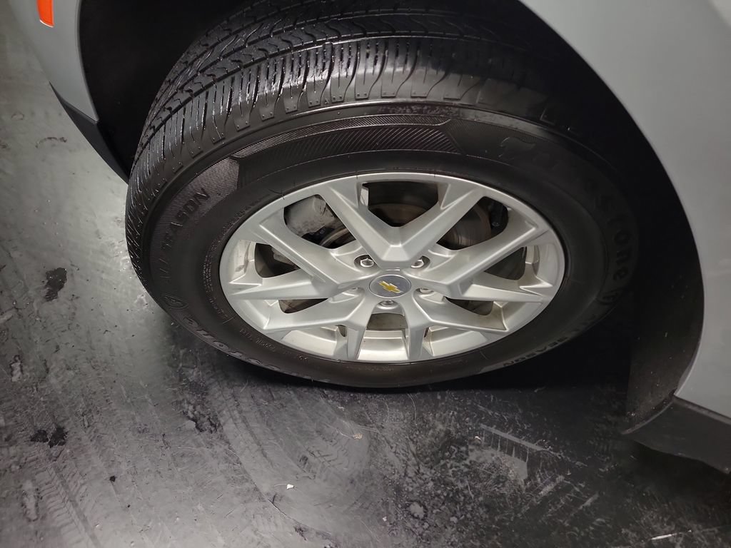 Used 2022 Chevrolet Equinox LS w/ LPO, Floor Liner Package AWD/4WD image 13