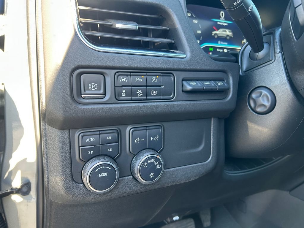 Used 2023 Chevrolet Tahoe High Country w/ Premium Package 2 AWD/4WD image 21