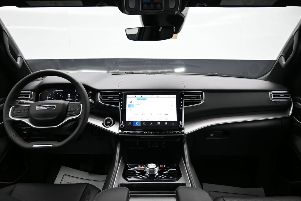 New 2026 Jeep Grand Wagoneer L Limited AWD/4WD image 13