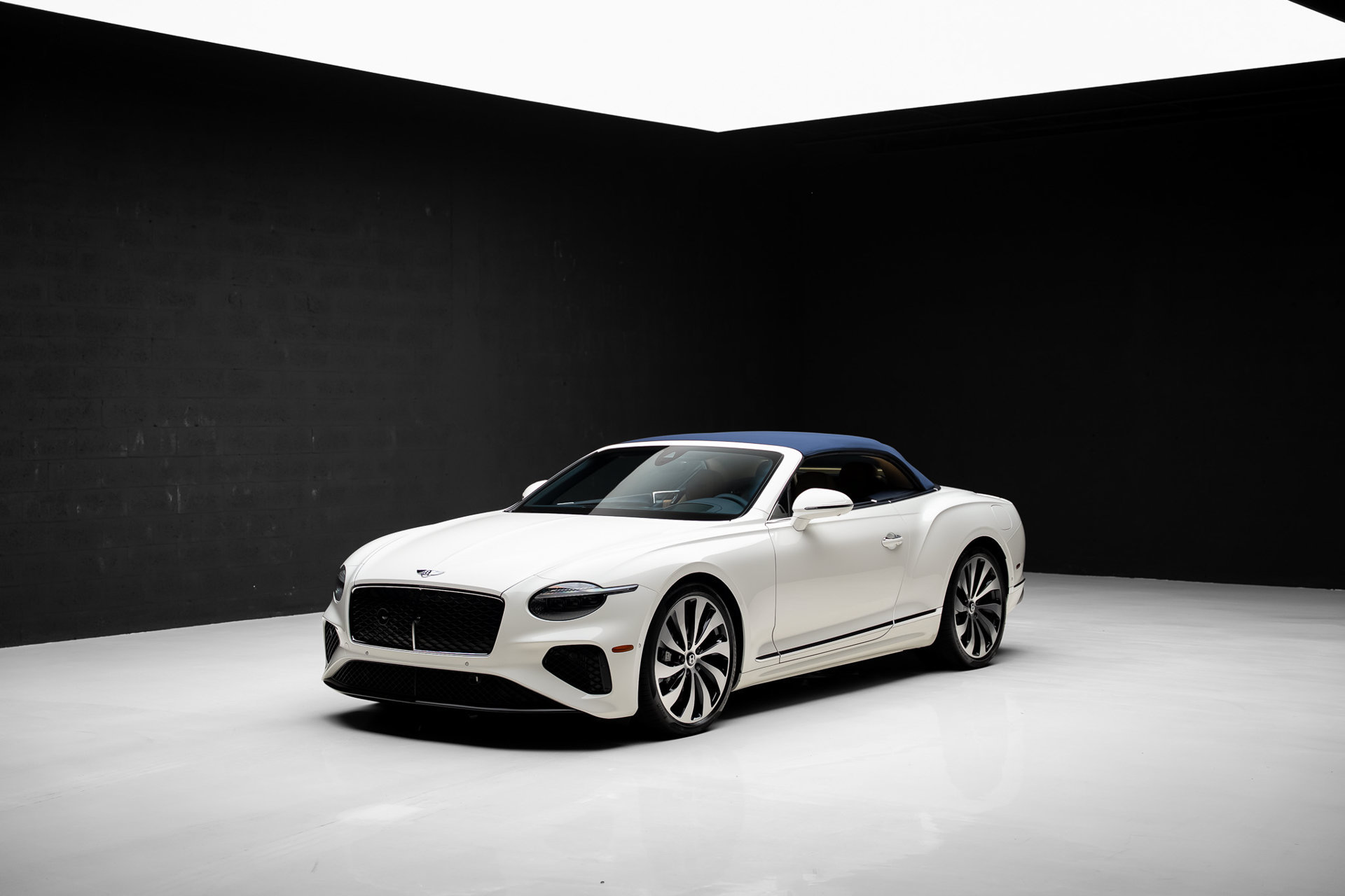 Used 2026 Bentley Continental GT AWD/4WD image 4