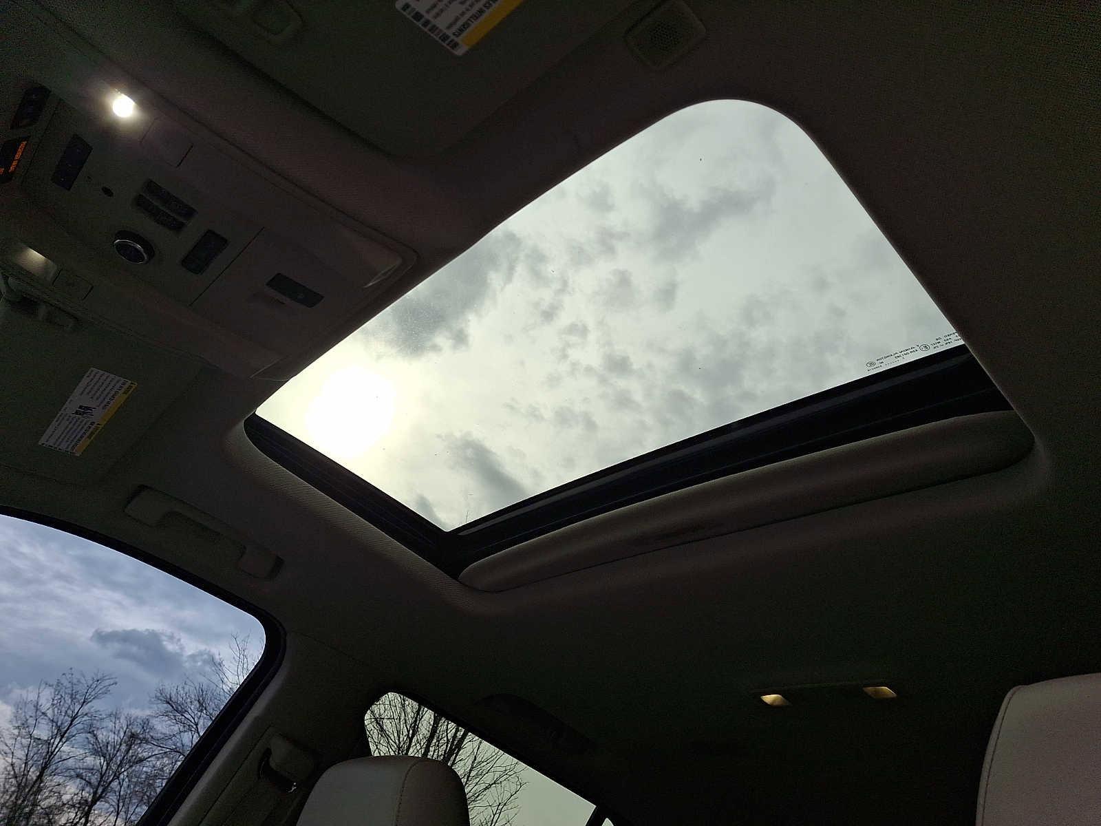 Used 2018 Cadillac Escalade Luxury image 15