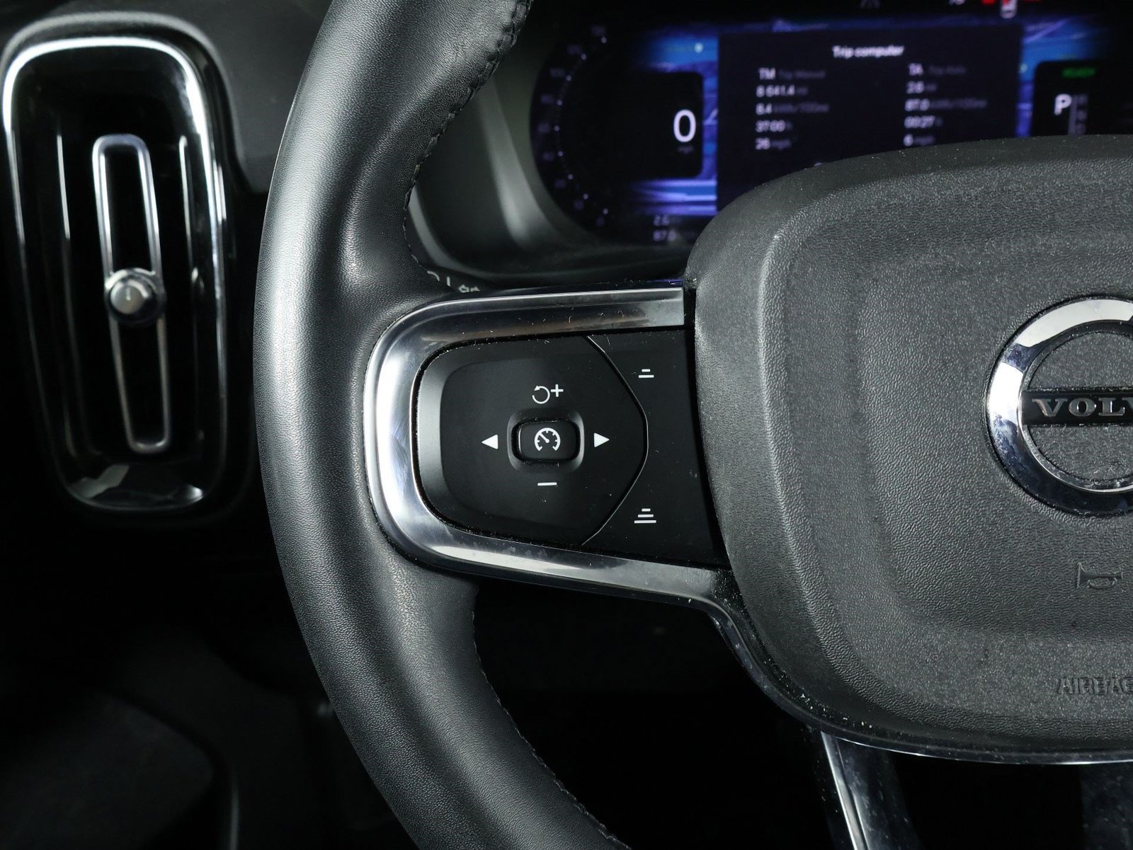 Certified 2023 Volvo C40 P8 Recharge Plus AWD/4WD image 10