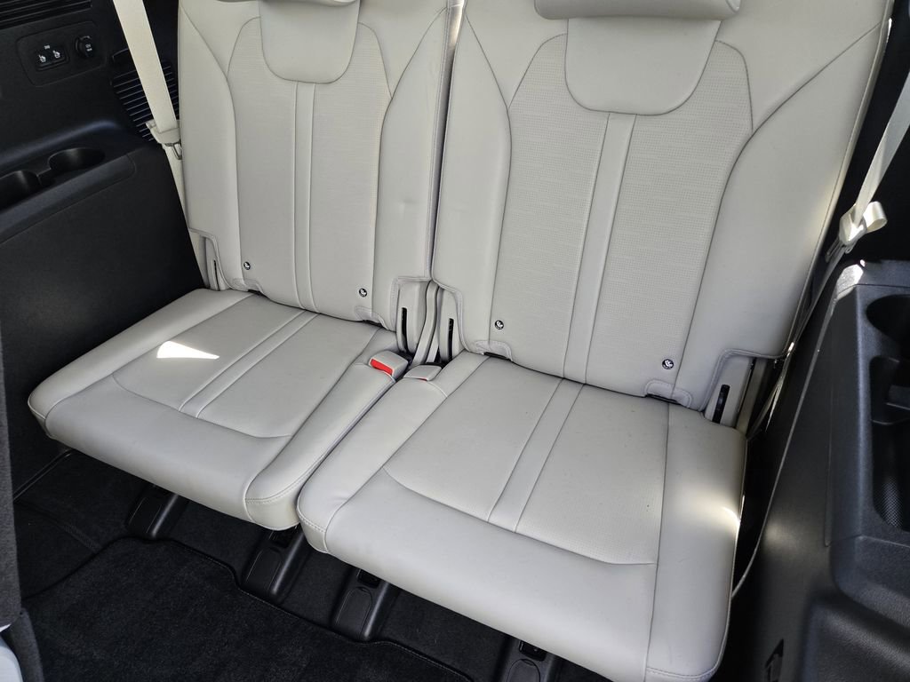 Certified 2025 Kia Sorento S image 29