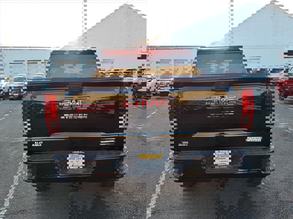 New 2026 GMC Sierra 1500 Elevation image 5