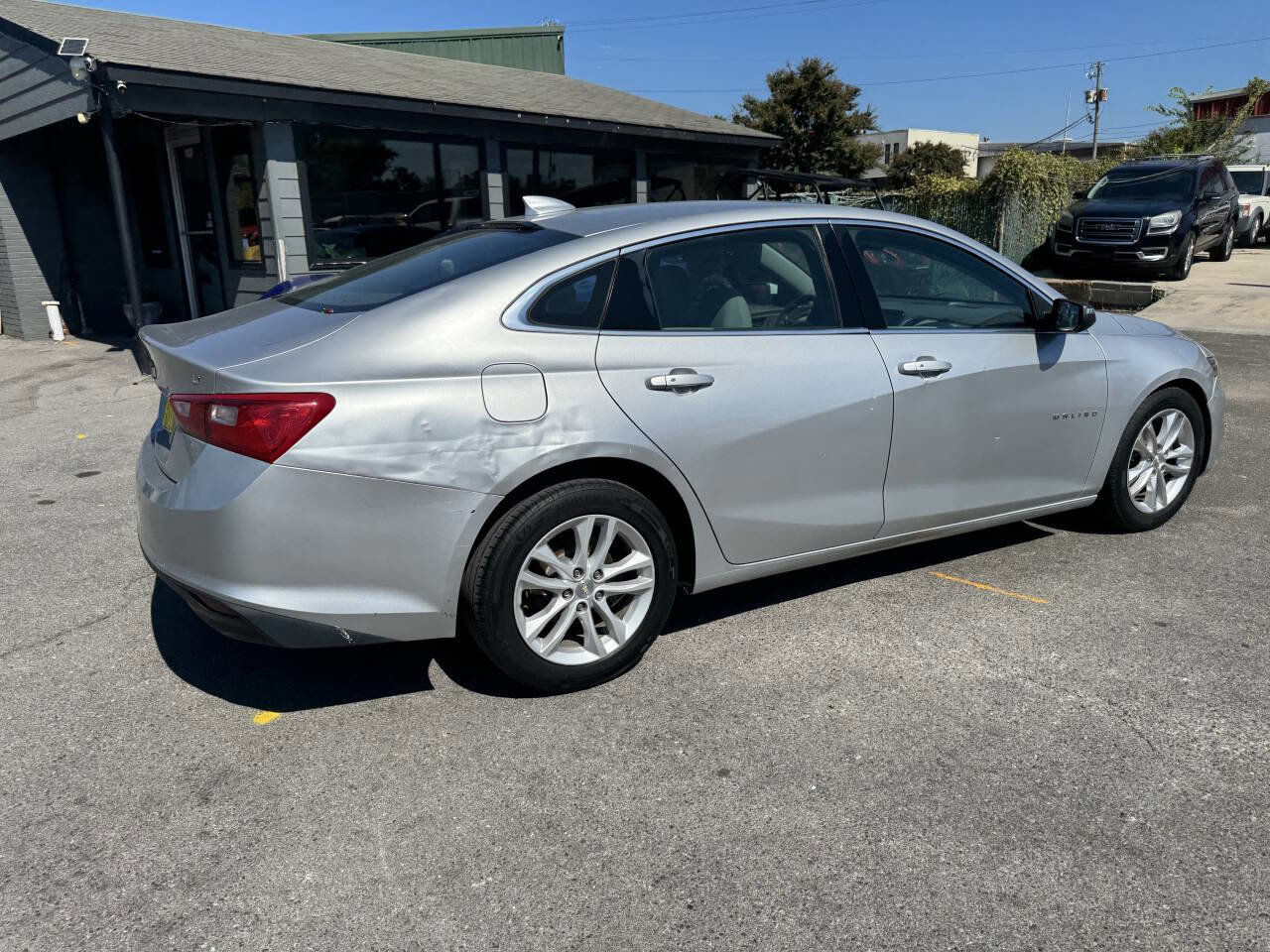 Used 2018 Chevrolet Malibu LT image 39