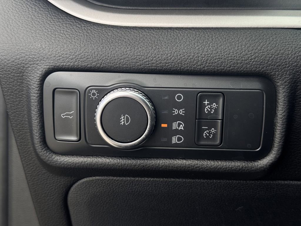 Used 2022 Ford Explorer XLT w/ Equipment Group 202A image 21