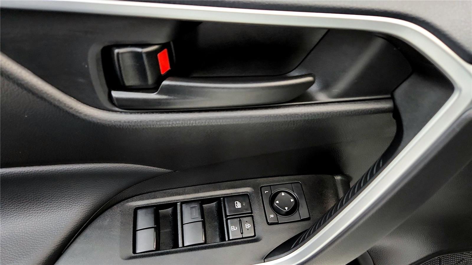 Certified 2025 Toyota RAV4 LE image 23