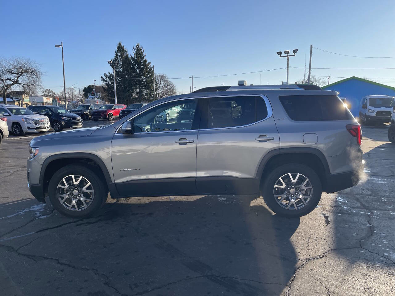 Used 2023 GMC Acadia SLT w/ Preferred Package image 11