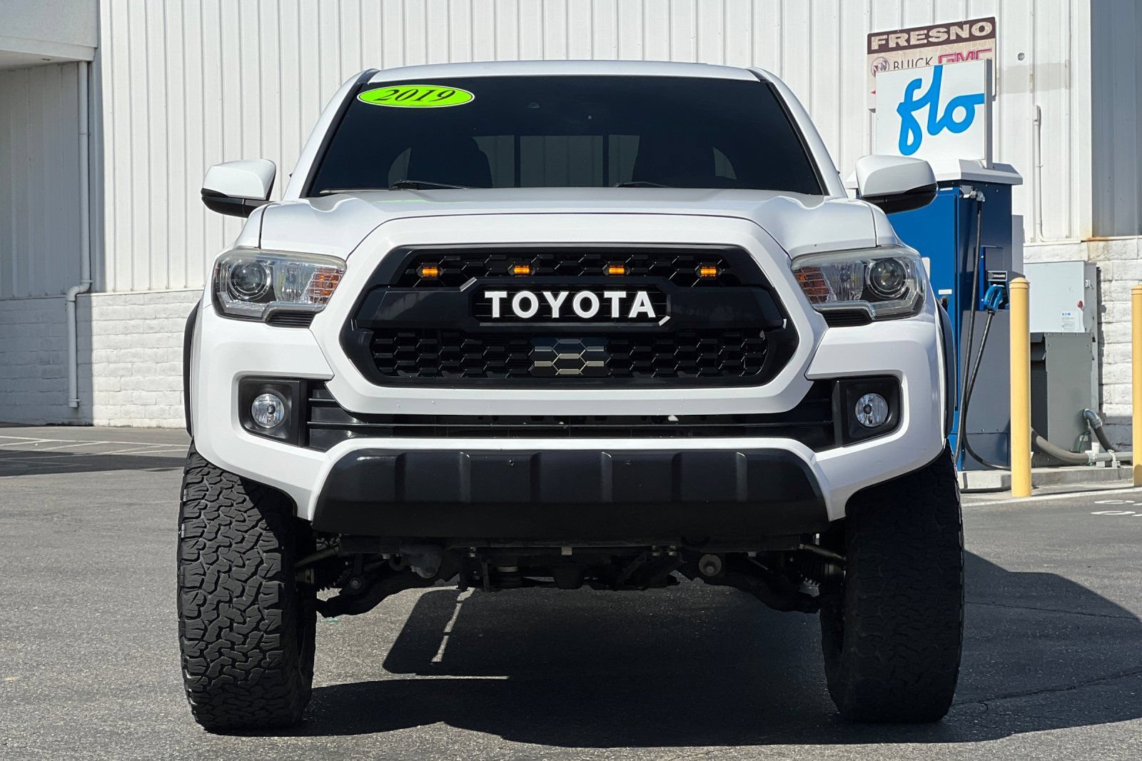 Used 2019 Toyota Tacoma TRD Off-Road w/ TRD Premium Off Road Package AWD/4WD image 9