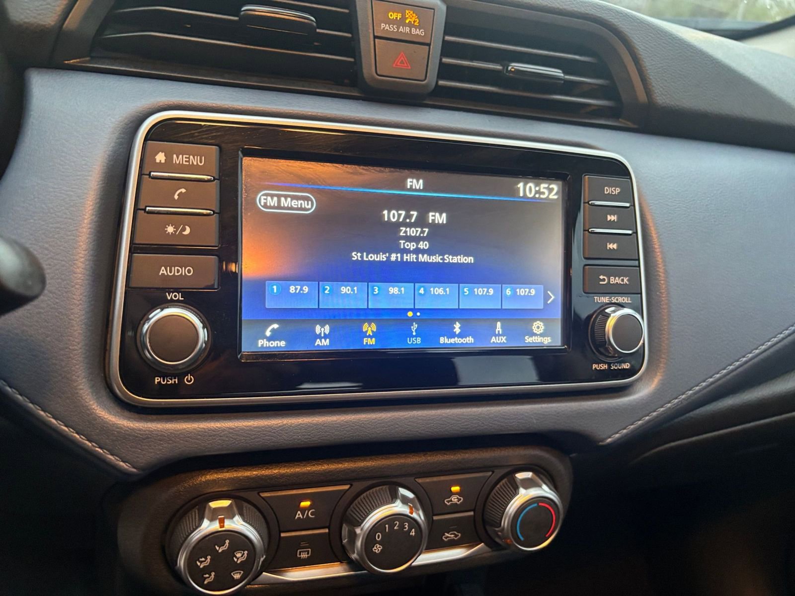 Used 2025 Nissan Versa SV image 20