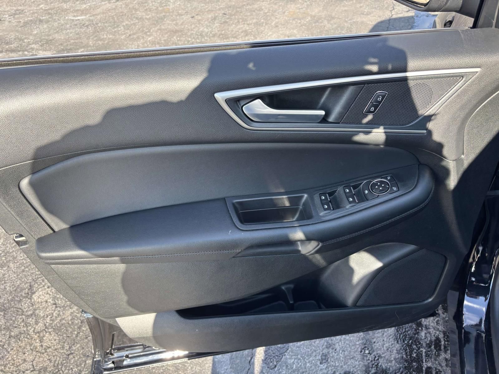 Used 2022 Ford Edge SEL w/ Convenience Package image 13