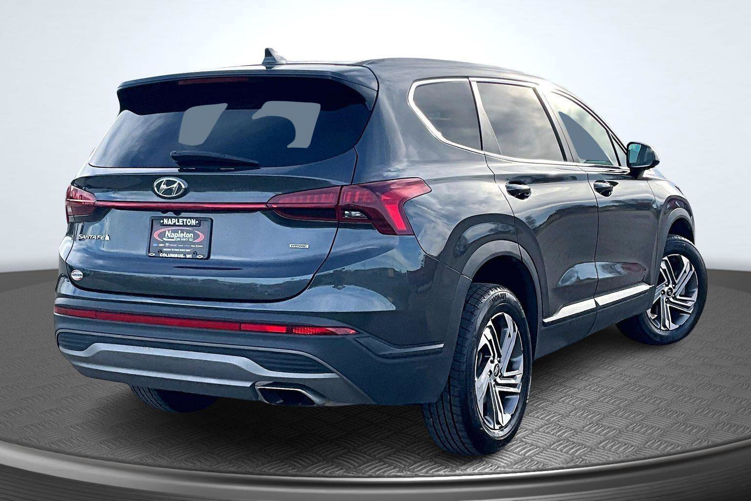 Used 2023 Hyundai Santa Fe SE image 2
