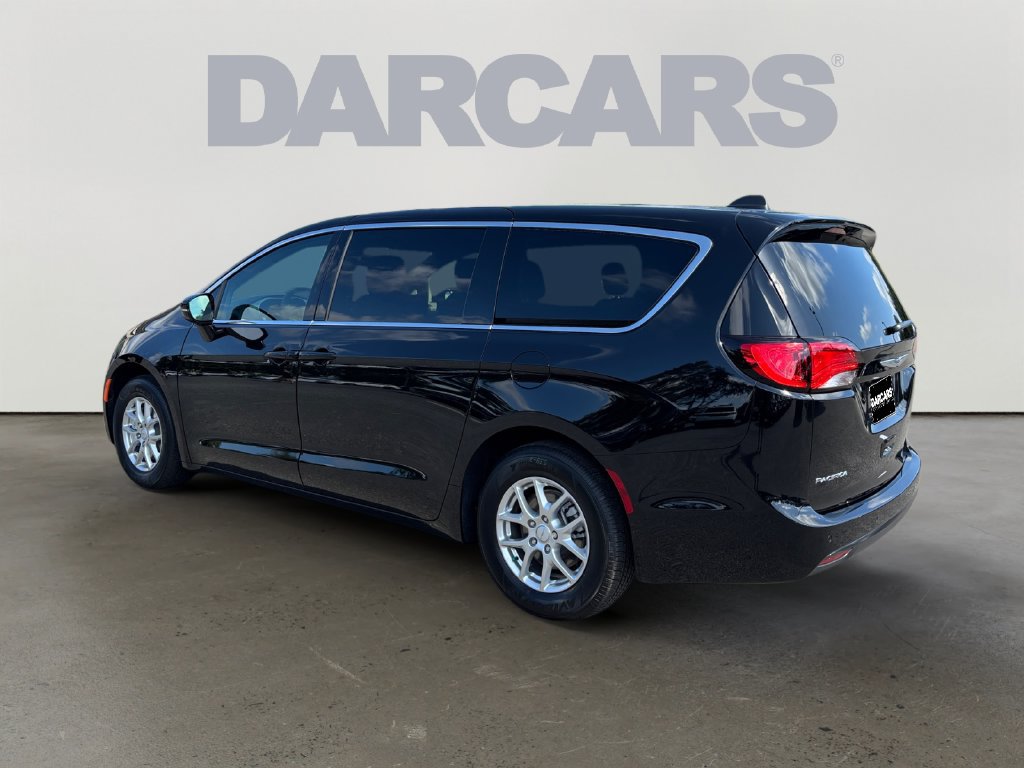 New 2027 Chrysler Pacifica LX FWD image 5