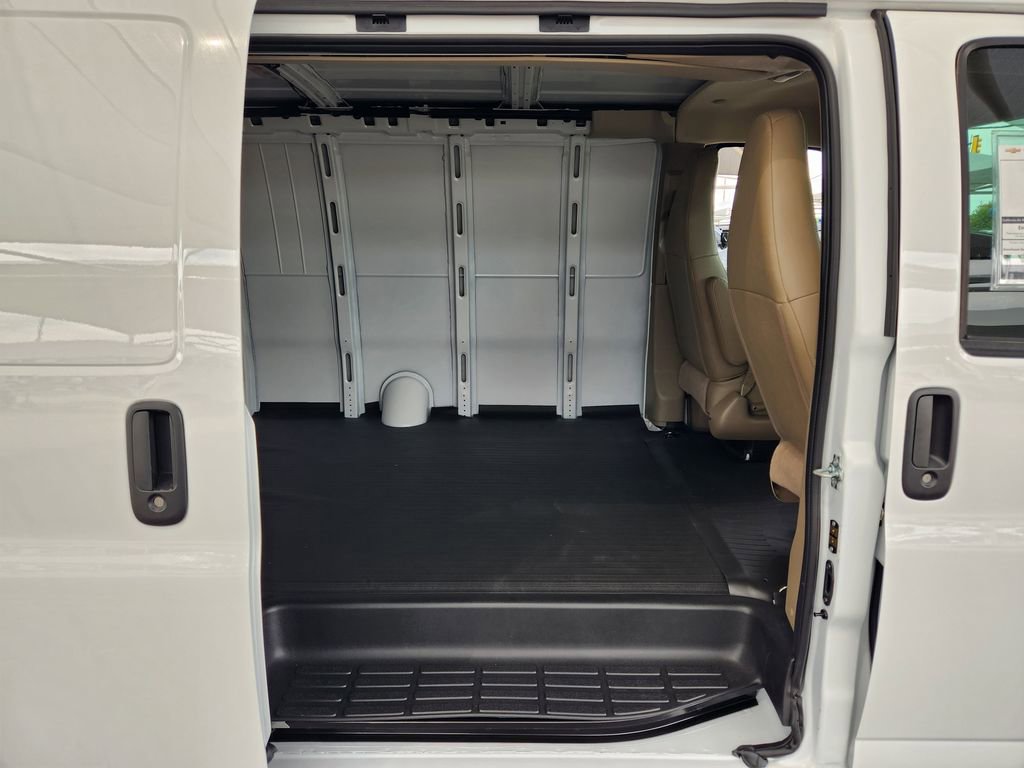 New 2026 Chevrolet Express 2500 Extended w/ Driver Convenience Package RWD image 19
