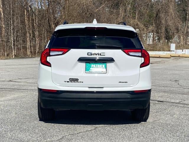 Used 2023 GMC Terrain SLE w/ Driver Convenience Package AWD/4WD image 4