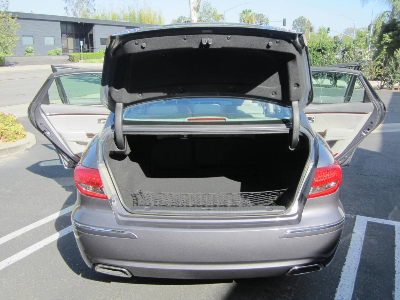 Used 2011 Hyundai Azera Limited image 10