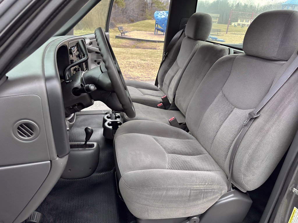 Used 2006 Chevrolet Silverado 3500 Work Truck w/ Snow Plow Prep Package image 18