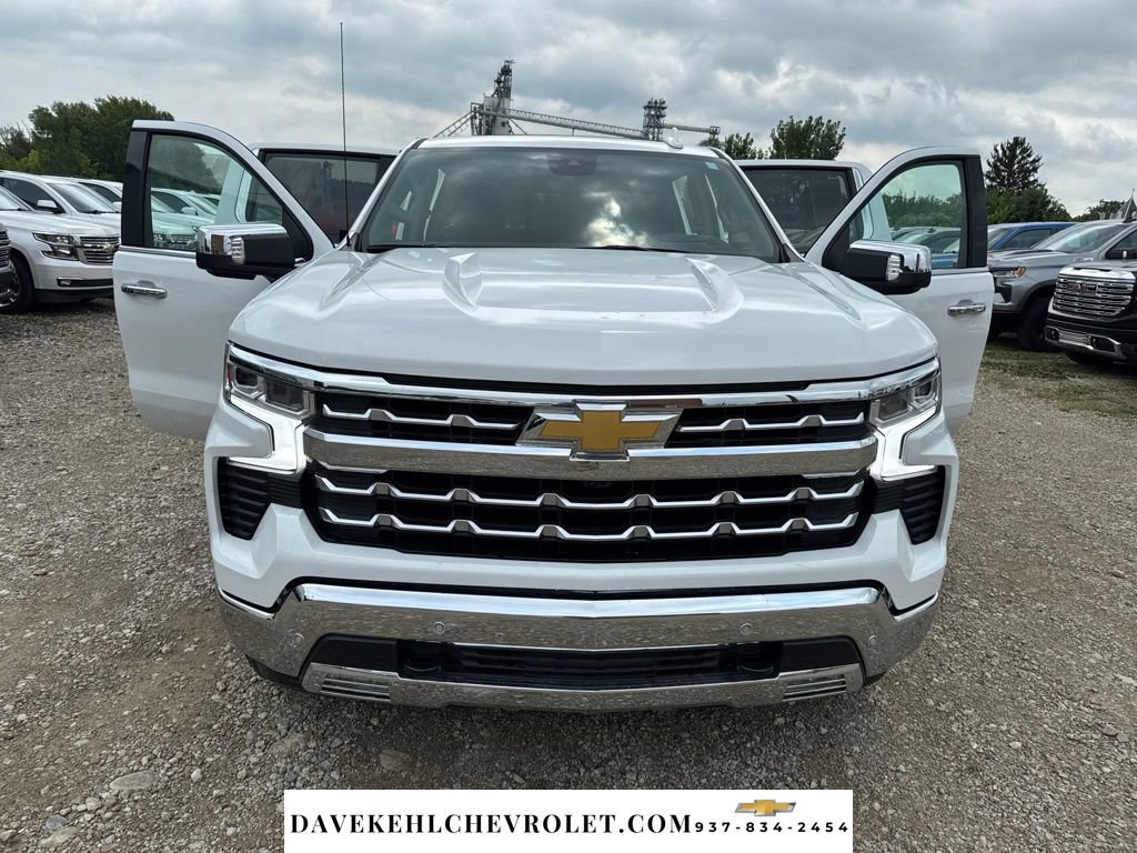 Used 2024 Chevrolet Silverado 1500 LTZ w/ LTZ Premium Package AWD/4WD image 31