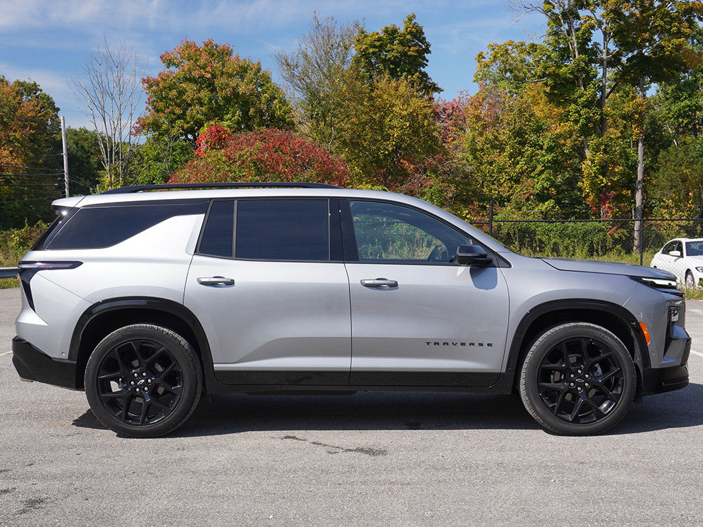 Used 2026 Chevrolet Traverse RS AWD/4WD image 23