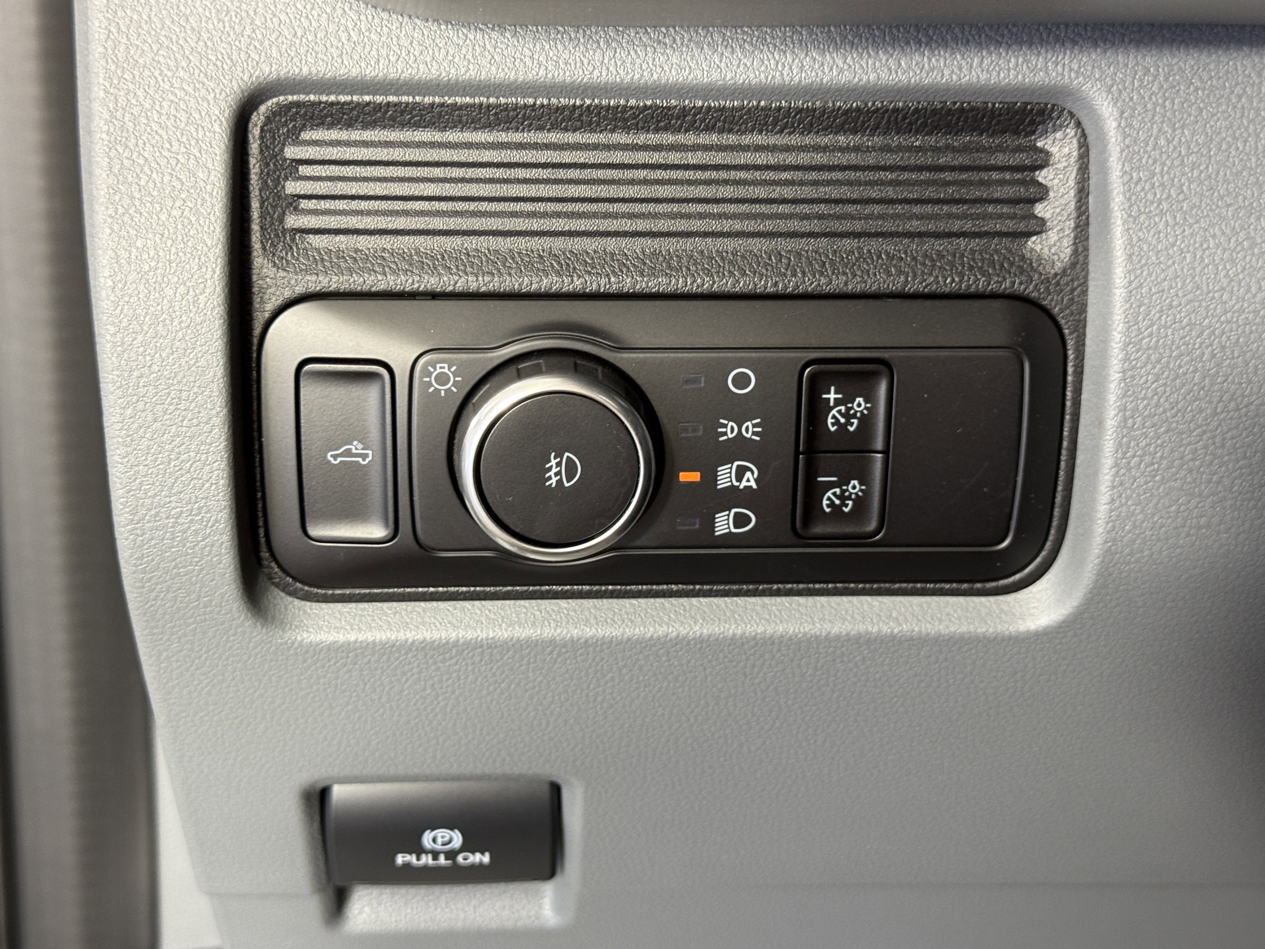 Certified 2023 Ford F250 XL w/ STX Appearance Package AWD/4WD image 24