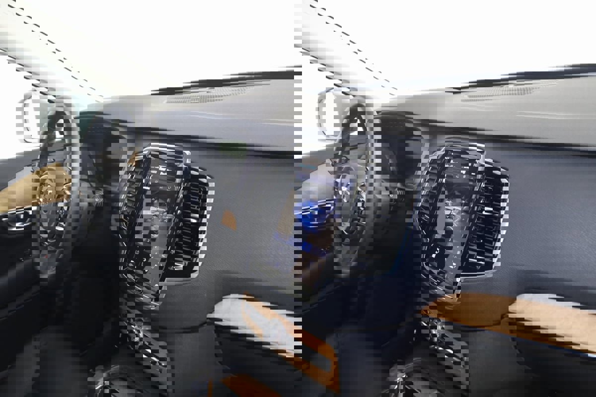 Used 2024 Volvo XC90 B5 Plus image 44