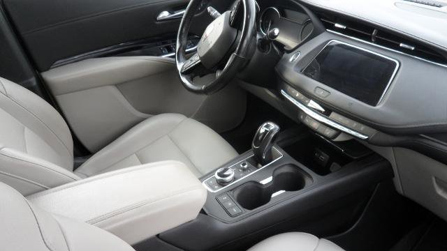 Used 2019 Cadillac XT4 Luxury w/ Cold Weather Package FWD image 20