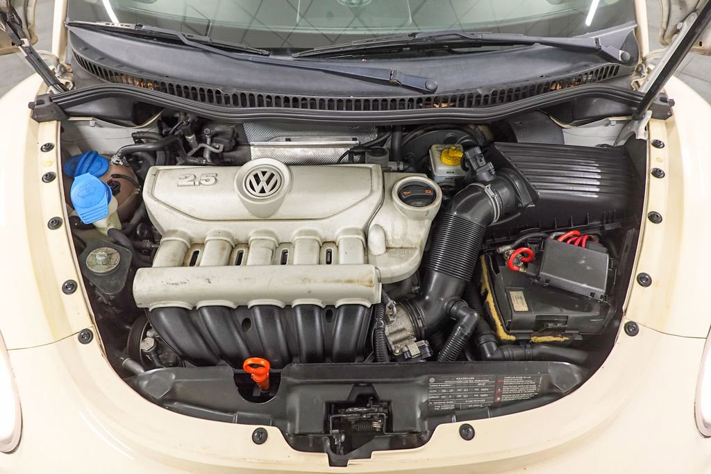 Used 2009 Volkswagen Beetle S image 23