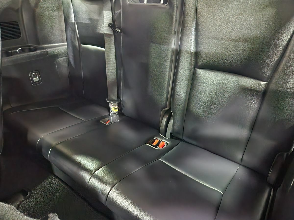 Used 2022 Toyota Highlander XLE FWD image 52